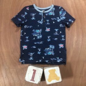 Old Navy Boys Island Print Blue Tee Shirt 4t